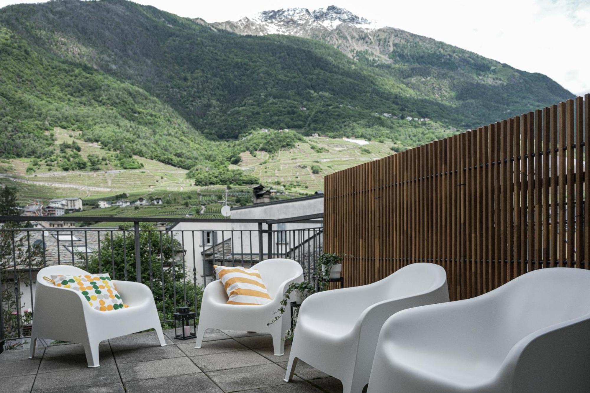 Apartamento Duplex Con Vista E Terrazza 6 Minuti Dal Bernina Express Tirano Exterior foto